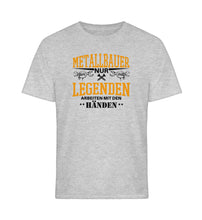 Lade das Bild in den Galerie-Viewer, Metallbauer Legenden Brust Design  - Unisex T-Shirt
